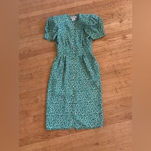 Vintage pearl button shoulder pad dress green and white floral